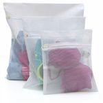 Kit_Sacos_Para_Lavar_Roupa_Bag_Limp_P_/_M_/_G__Branco_3_Peças_-_Útil