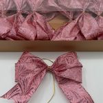 Laço_Natalino_Tecido_Rosa_Caixa_com_12_Unidades_Ref.CXF565_Galpão_das_Flores