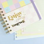 Mini_Caderno_Smart_Enjoy_Com_Elástico_80_Folhas_Ref.4168_Dac