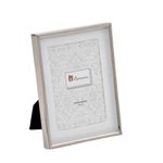 Porta_Retrato_de_Mesa_10x15_Branco_Detalhe_Prata_Ref.589044_Mabruk_Presentes