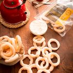 Biscoito_de_Polvilho_Gourmet_Coalhada_Queijo_90g_Ref.153104_Tacho_Caipira