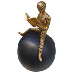 Estatueta_Homem_Lendo_No_Globo_Resina_Preto_E_Dourado_13x13x22cm_Ref.LM2849_honeyhome