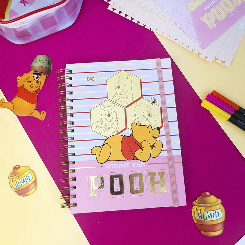Caderno_Smart_Colegial_Disney_Ursinho_Pooh_Com_Elástico_80_Folhas_Ref.4494_Dac