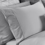 Fronha_Avulsa_Cedros_Com_Vivo_150_Fios_Cinza_50x70cm_Ref.22661_BecaDecor