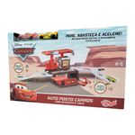 Posto_de_Gasolina_Mcqueen_E_Cruz_Com_2_Carros_Ref.61753_Disney